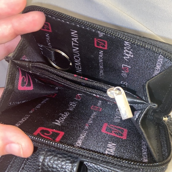 Black wallet - Picture 6 of 8